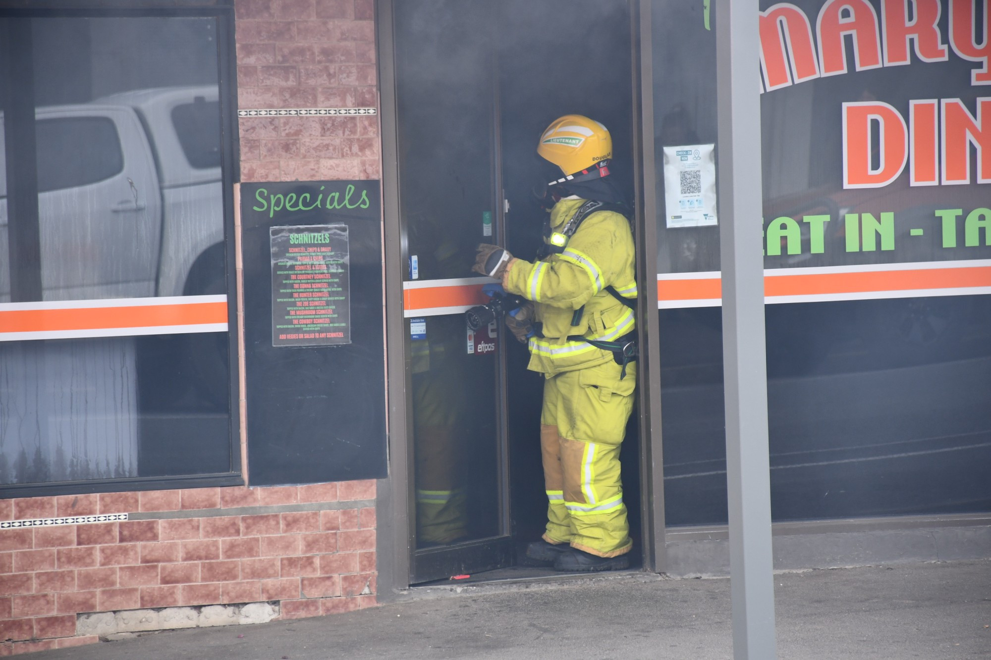High Street’s Maryland Diner has suffered damage after a blaze inside the local chicken shop on Wednesday morning.
