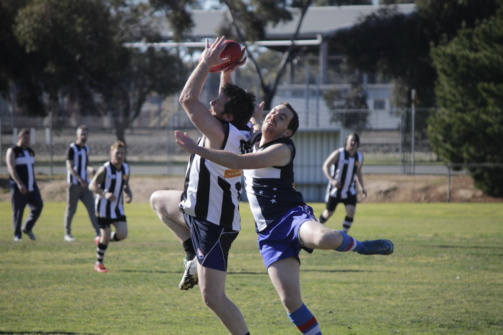 The Maryborough Reclink Ravens took centre stage at Jubilee Oval last Wednesday, as shown by this strong contest inside their forward 50. The Ravens won their game against Ballarat.