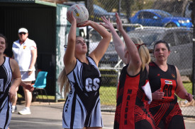 Meg Johnston has a shot for the Pies in C grade. Photo: 220823 14