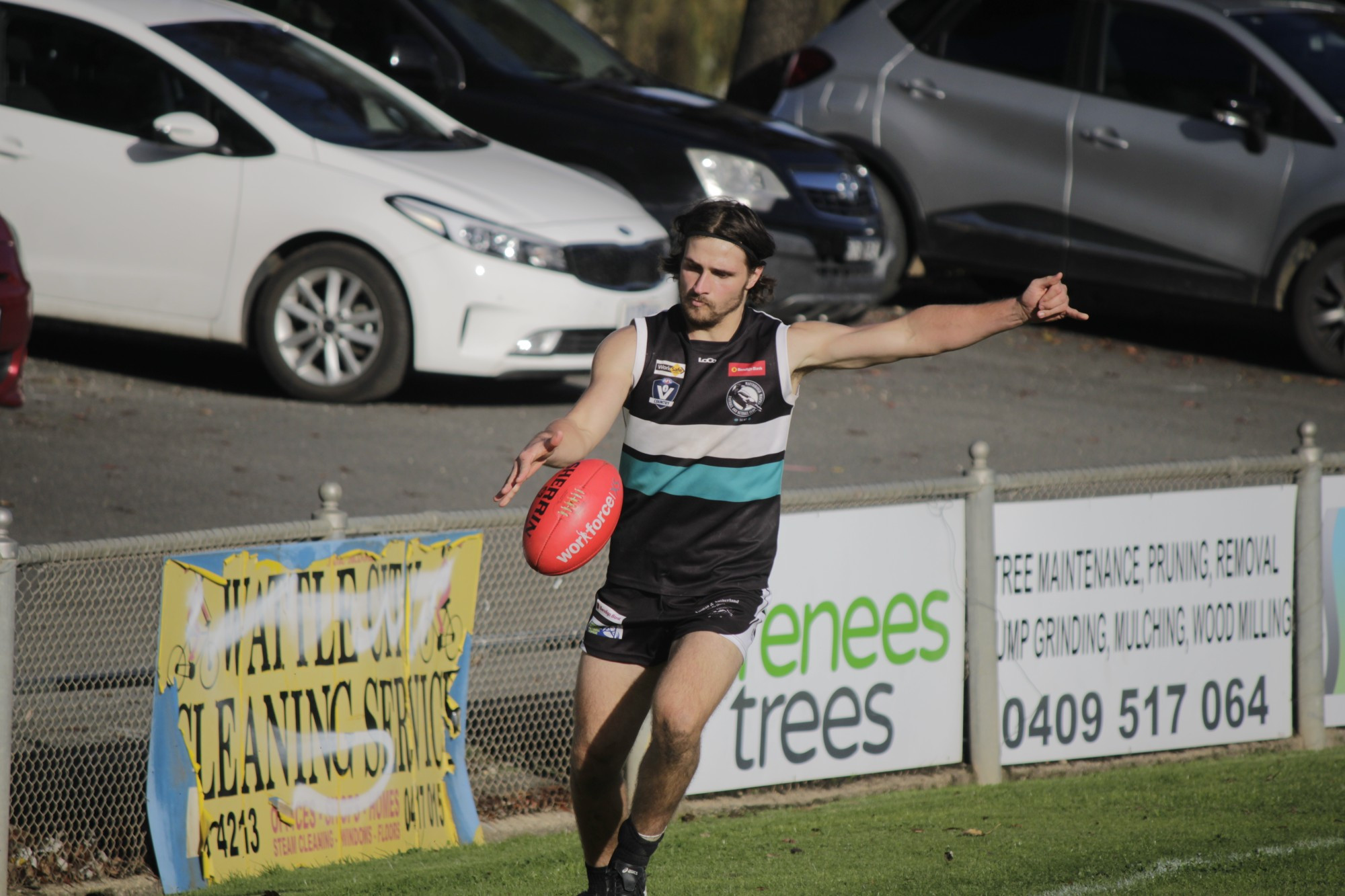 Chris Freeman shoots for goal in the Magpies’ loss to Kangaroo Flat last week. Photo: 050523 04