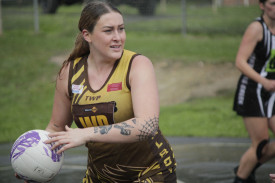 Talbot’s Jemma Merrett looks for options in the midcourt. Photo: 090523 15