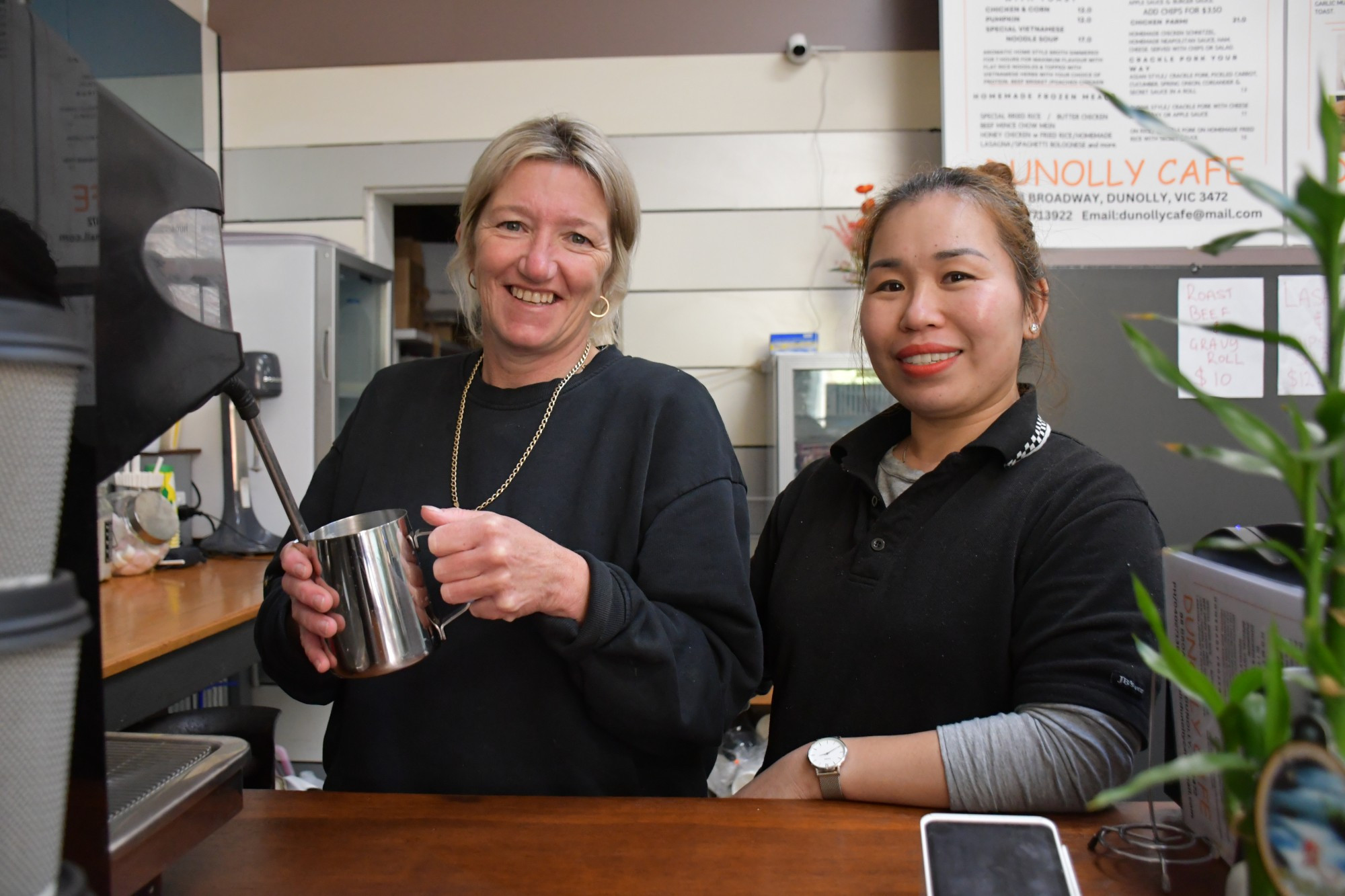 Dunolly Cafe’s Lisa Lay and Tina Hoang.