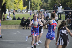 Avoca’s Lucy Howell gets the ball away off the break in their win against Maryborough Rovers in round one. Photo: 260923 03