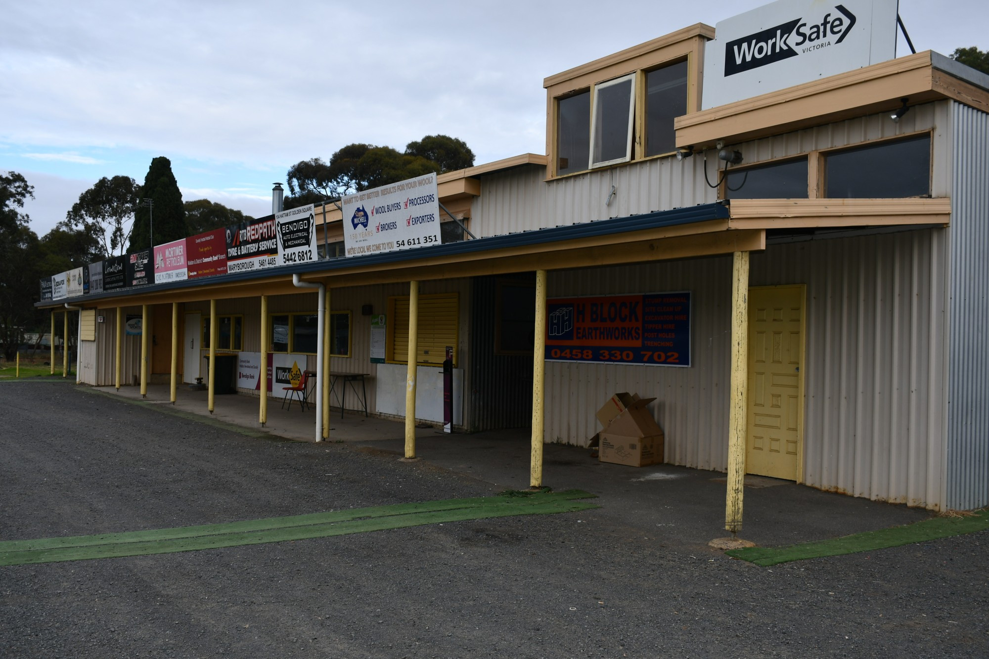 Many of the issues at the existing Deledio Recreation Reserve Pavilion is the presence of termites, asbestos, a rusting water tank and a tin shed for public toilets.