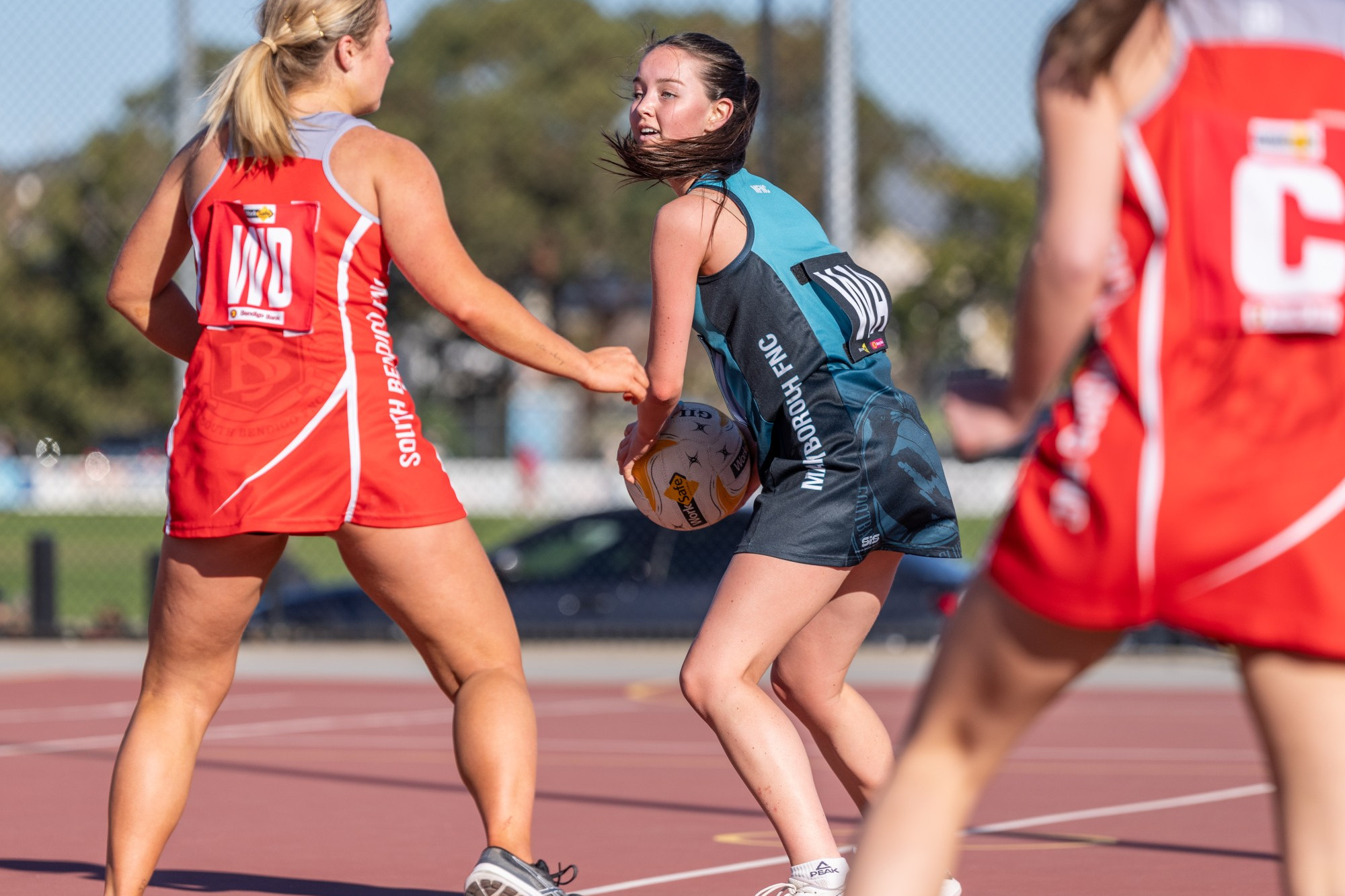 Tali Chadwick looks for options under fierce South Bendigo pressure.