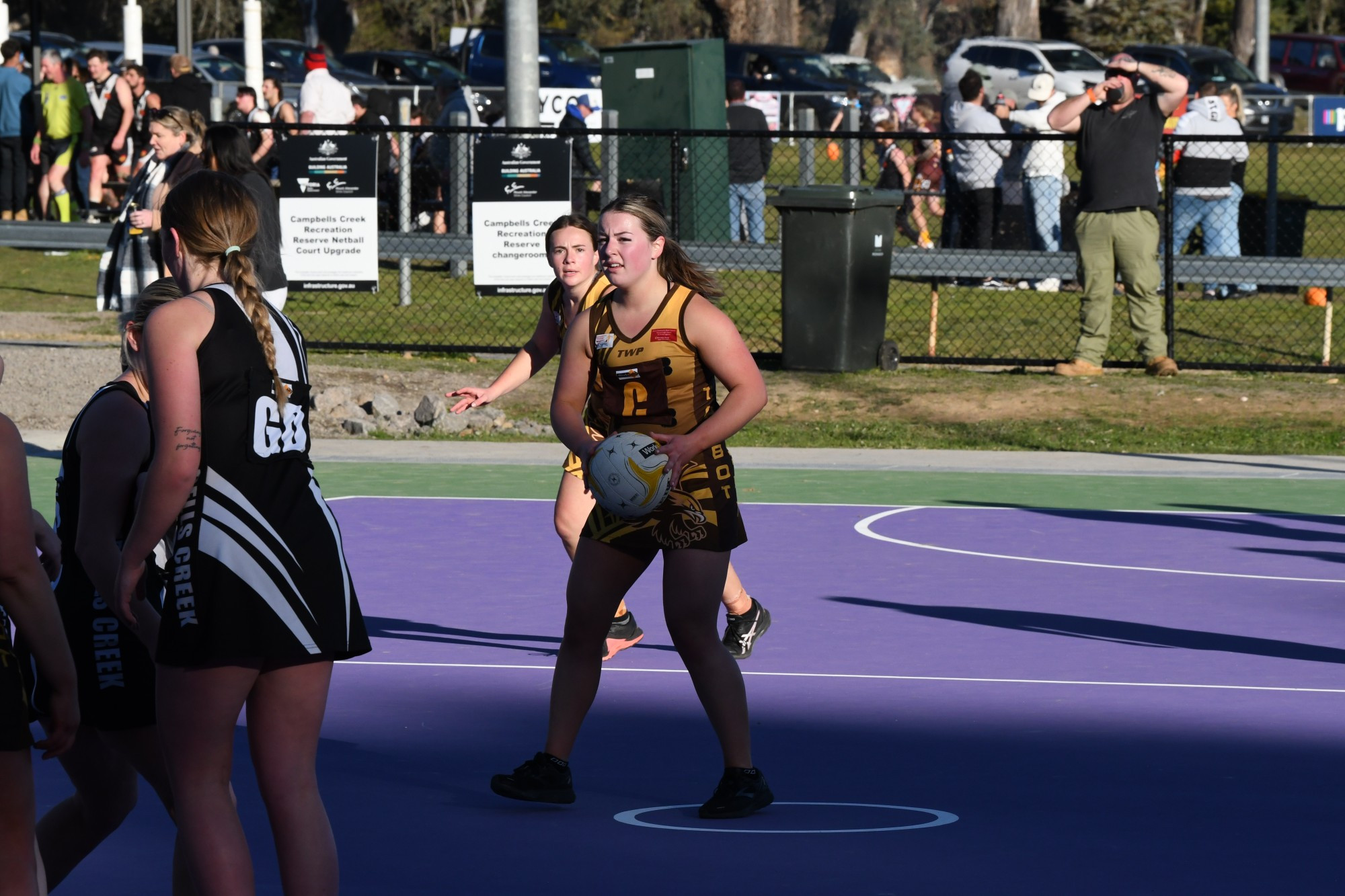 Tina Wardlaw looks for options off the centre pass for Talbot.