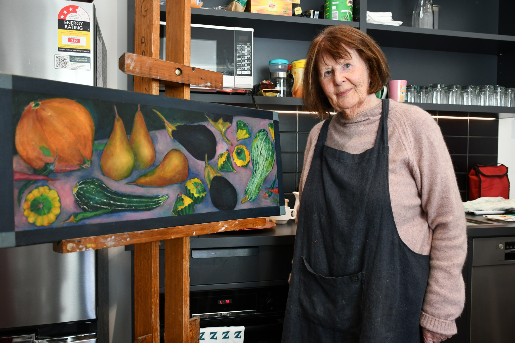 Local artist Patricia Walsh taught the art workshop in preparation for the Community Art Exhibition at the gallery.