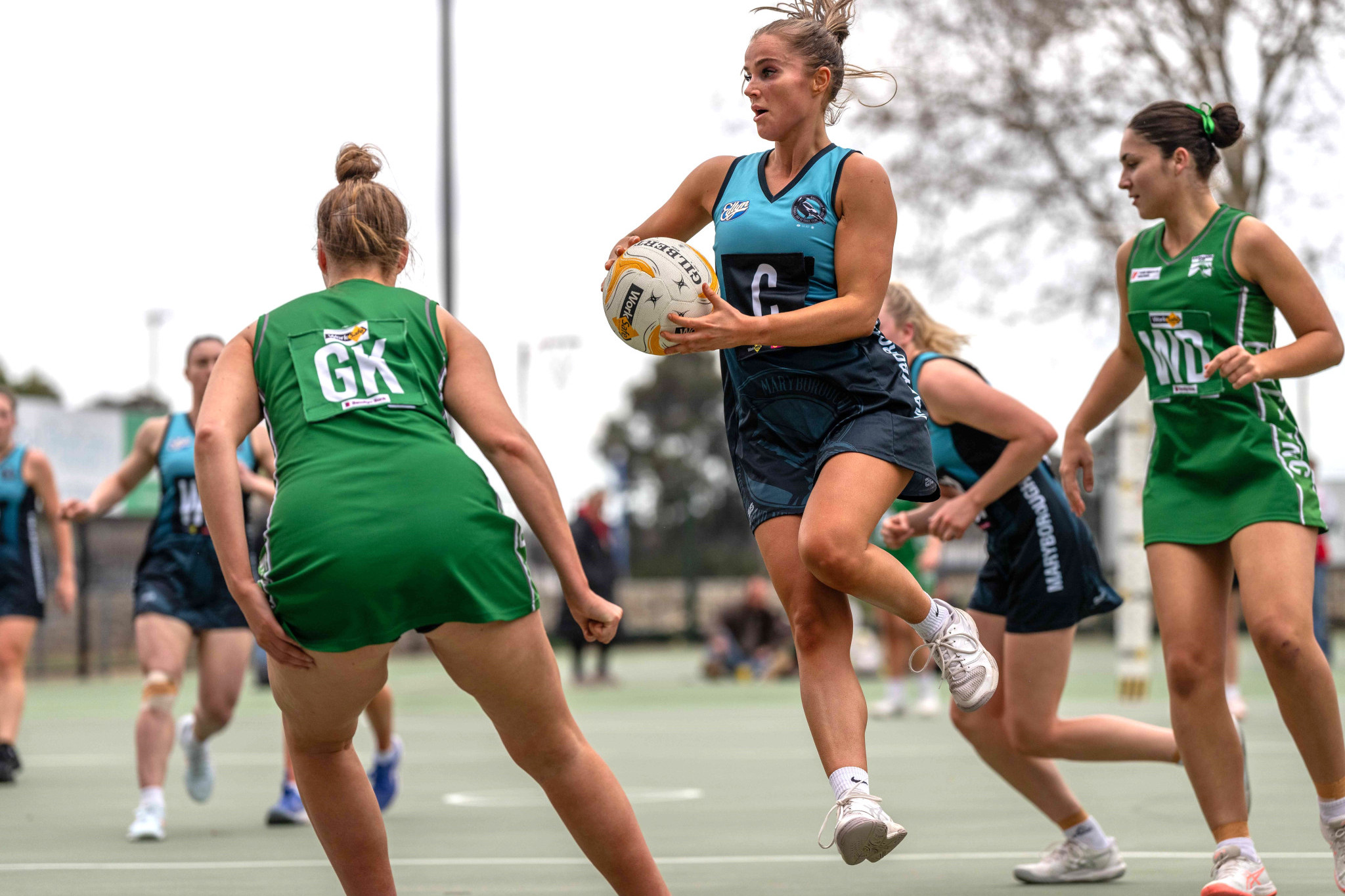 It was a tough outing for Tori Chandler, pictured here against Kangaroo Flat, and co, as the Magpies were knocked out of the running on Sunday. Photos: Daryl Groves Photography.