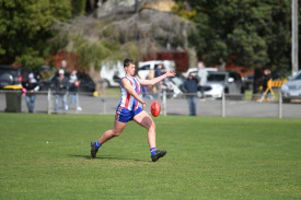 Jaxon Carmody puts through the opening goal of the under 14.5 grand final for Avoca.