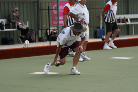 Alan Weir helped keep Carisbrook at bay with a rink win for Dunolly Blue.