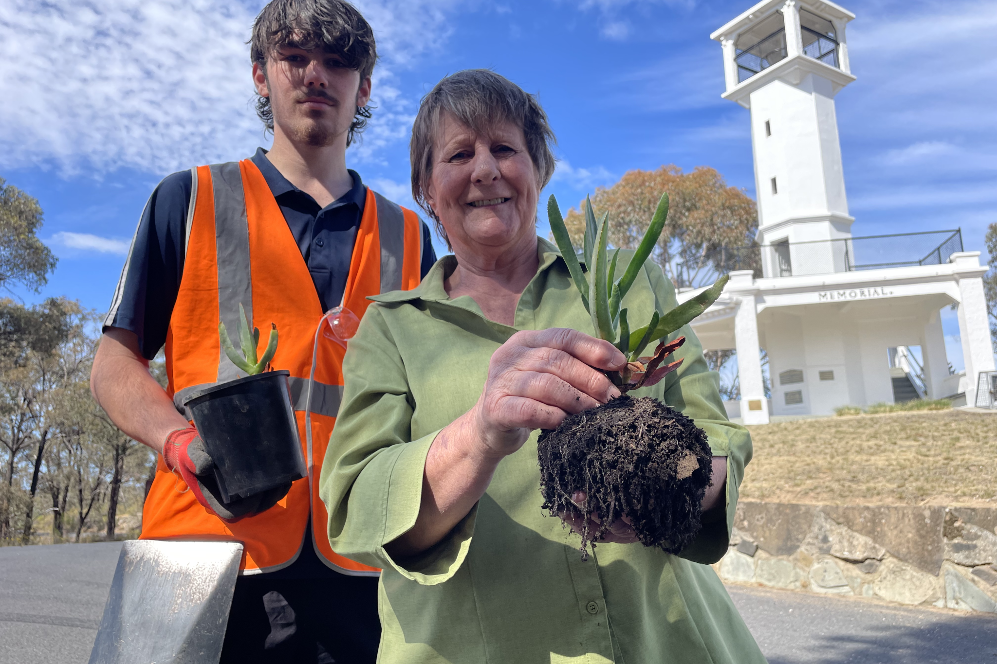 MEC’s Jake Henderson and the Maryborough Field Naturalists’ Barb Thomson.