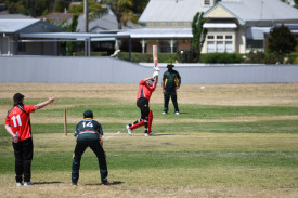 Matthew Bourke swings away for Carisbrook.