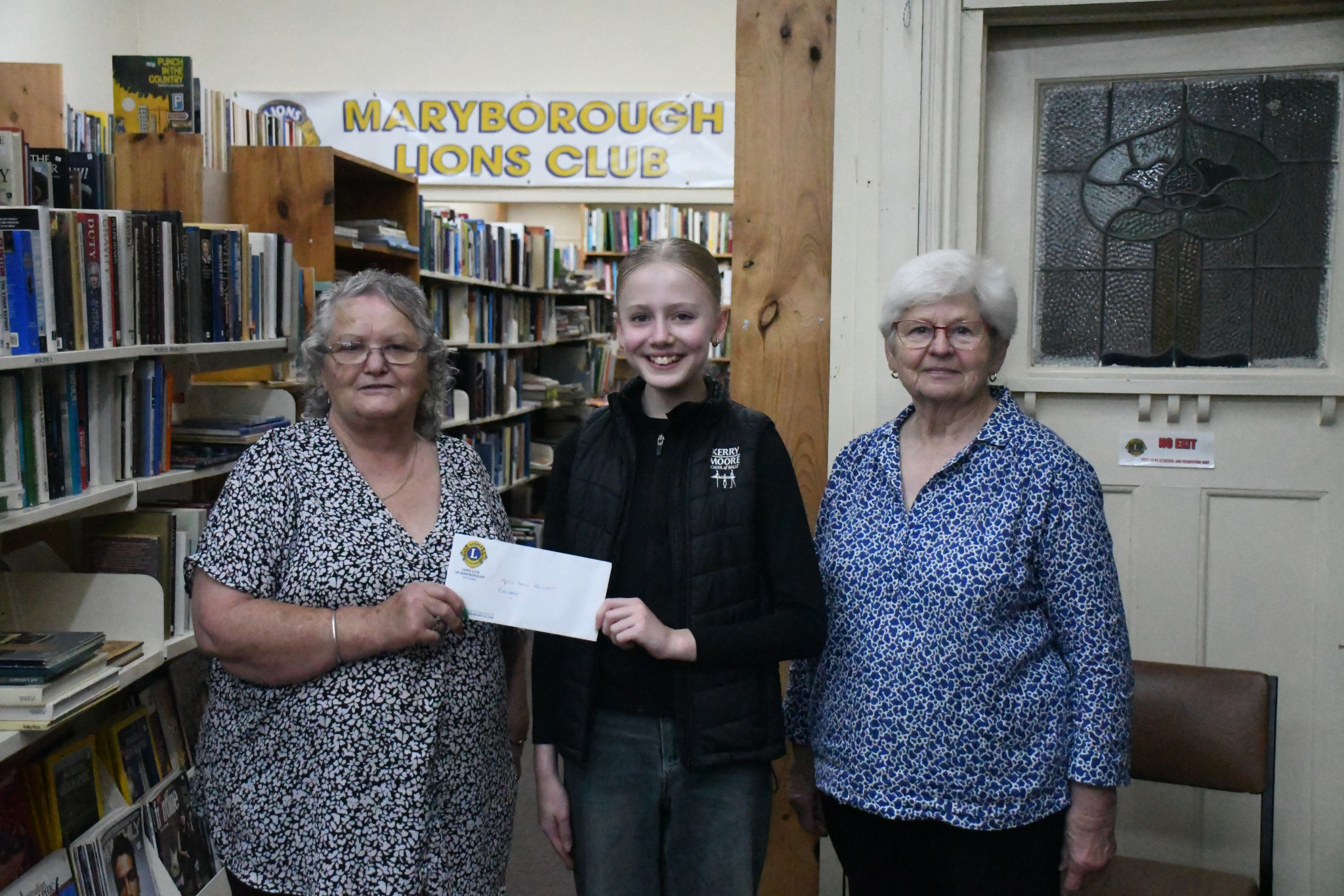 Leni Howlett (middle) with Jennifer Johnson and Janet Williams receiving her $3000 cheque.