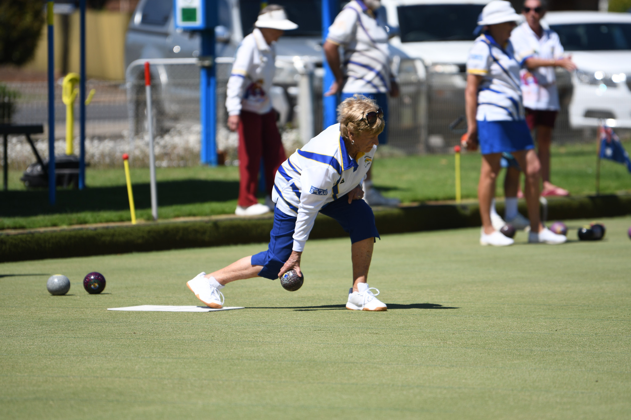 Marlene Gay gets her shot away for Maryborough Golf in their win over Dunolly Gold.