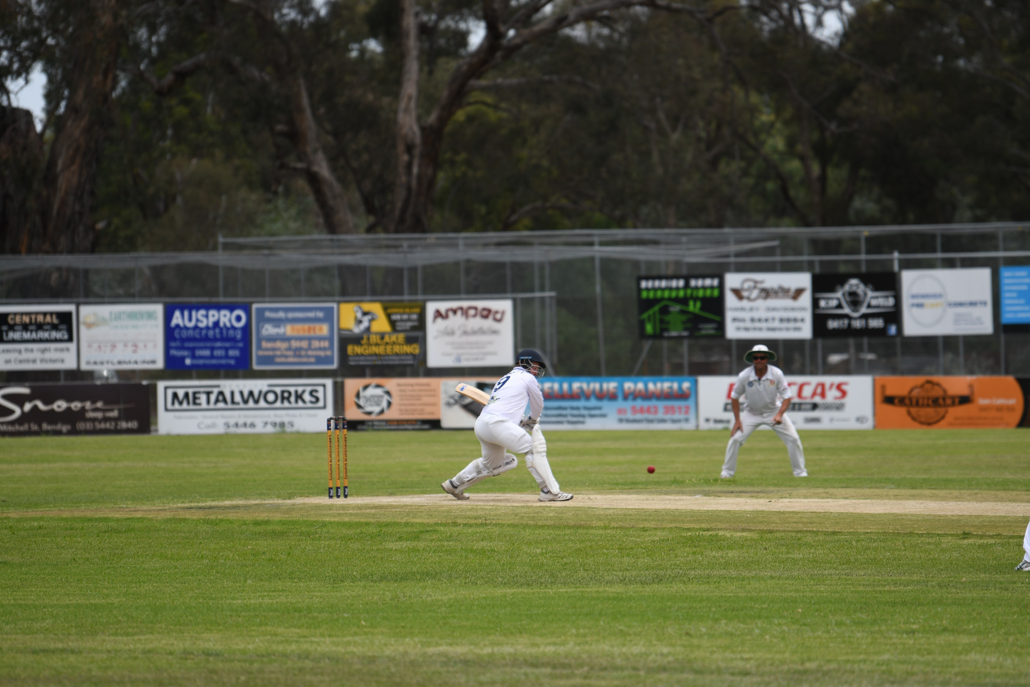 Tom Hannett looks to score during his 138 for Laanecoorie Dunolly on Saturday.