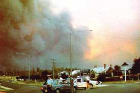 Police block Derby Road as the flames which threatened Derby and Majorca roads sweeps in close to Maryborough.