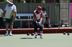 Helen Slater getting ready to bowl for Carisbrook.