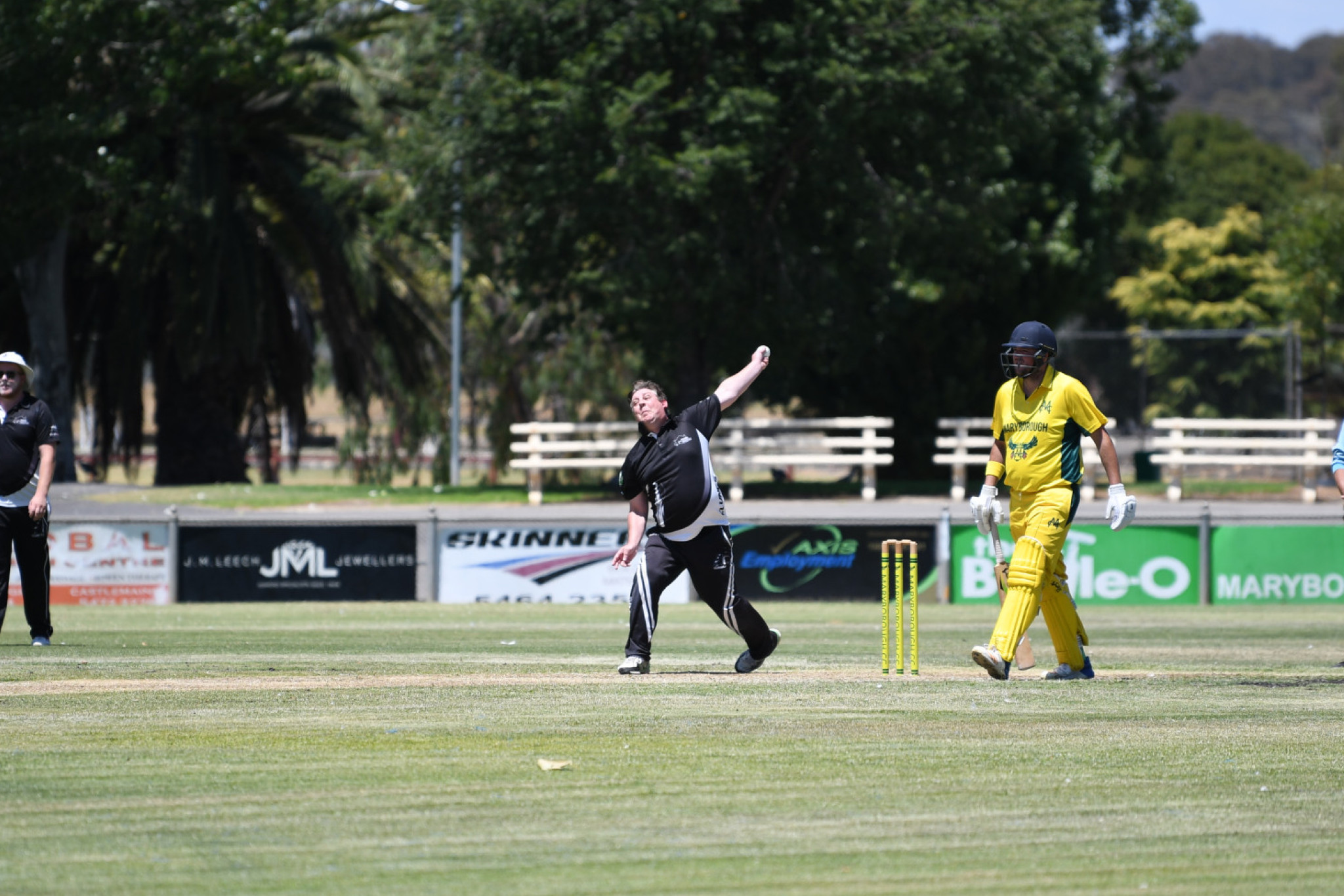 Troy Thomson working hard to grab a breakthrough for Clunes.