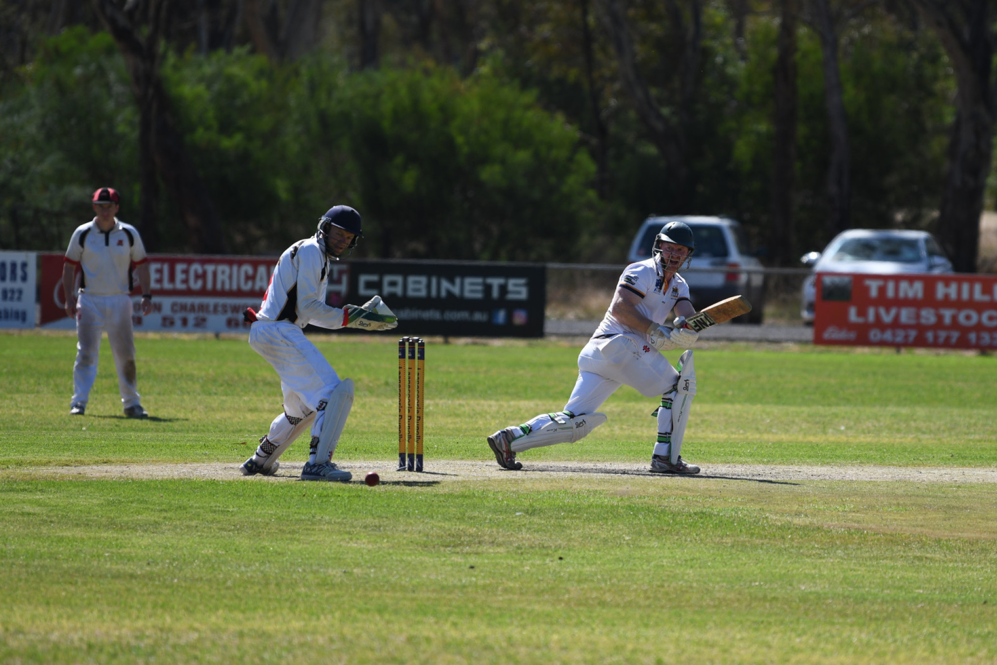 Matt Smith plays a shot to the leg side to help Laanecoorie Dunolly over the line.