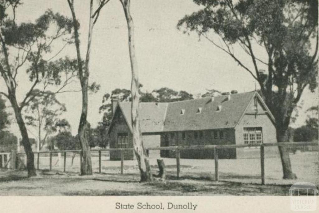 The historic Dunolly Primary School, as it was pictured in 1915.