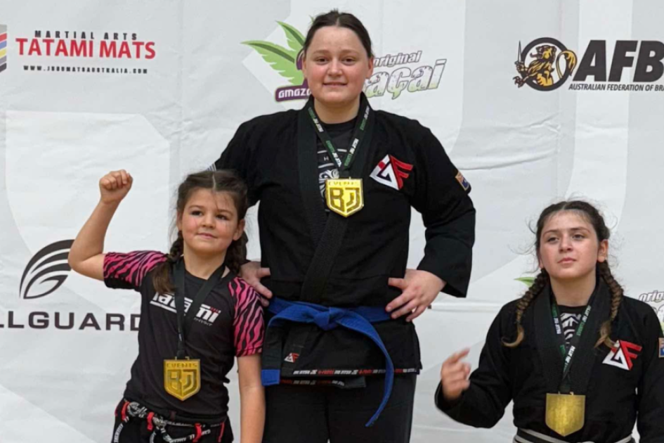Marlee Jez, Alayla and Bella Savvidis.