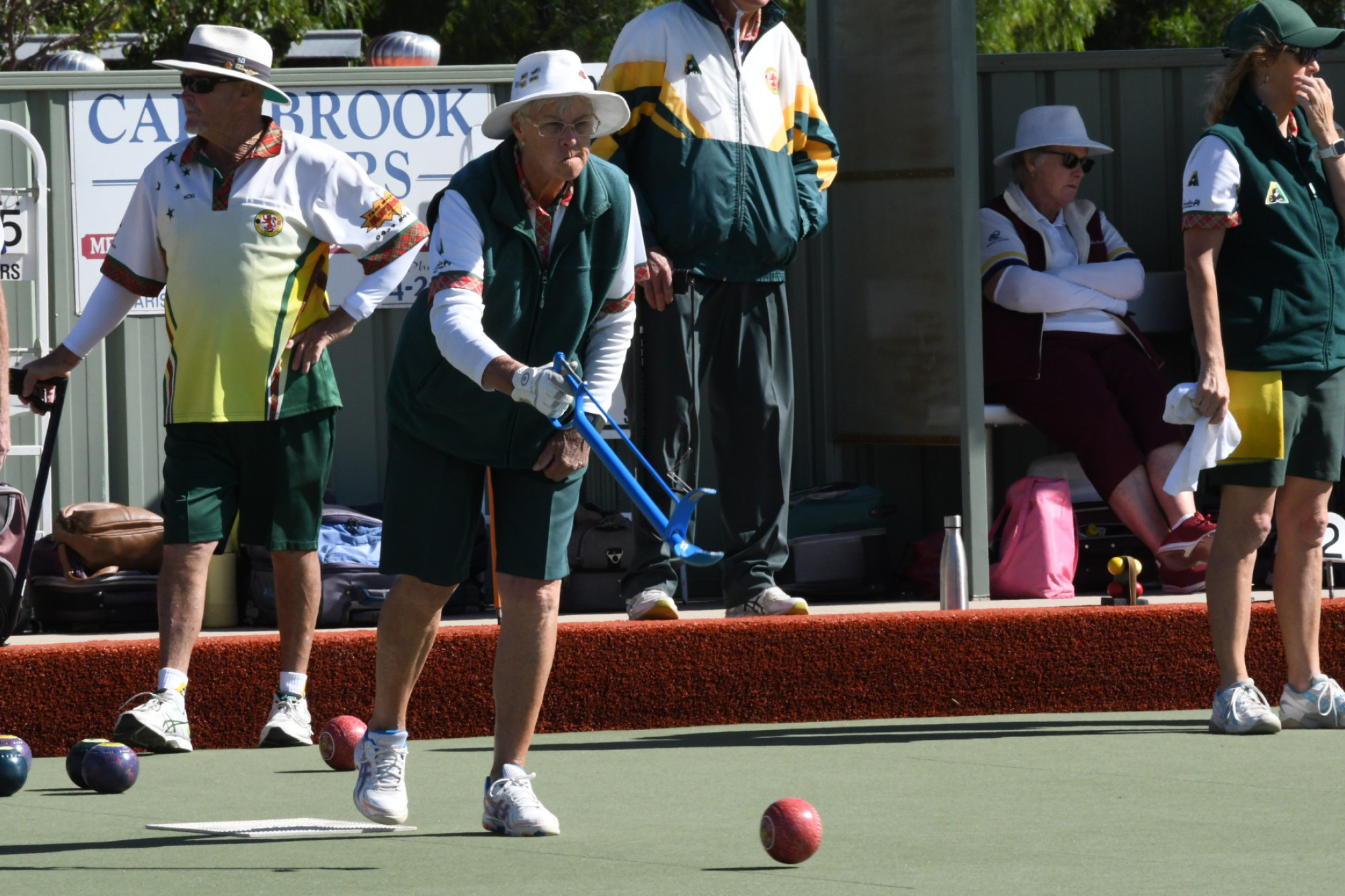 Valma Pearce bowls for Tartan.