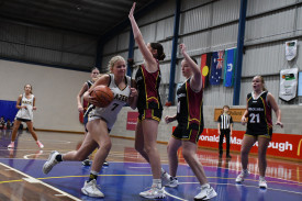 Phoebe Porter trying to bully her way through the Warracknabeal Wildcats.