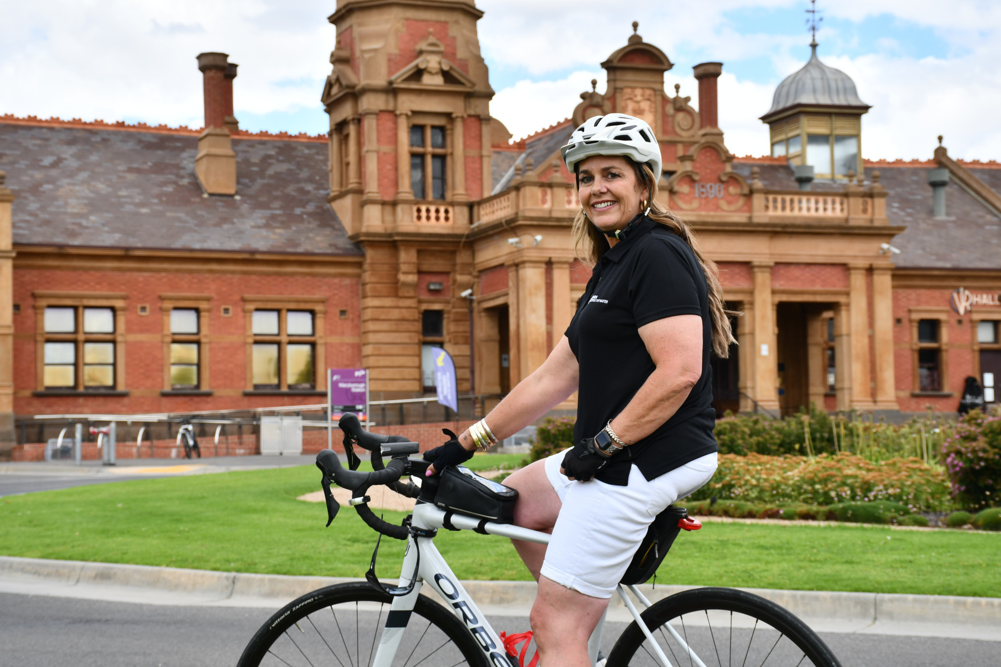 Instead of cycling 500 kilometres in five days, Kate Ashton is now taking on a staggering 700 km in seven days.