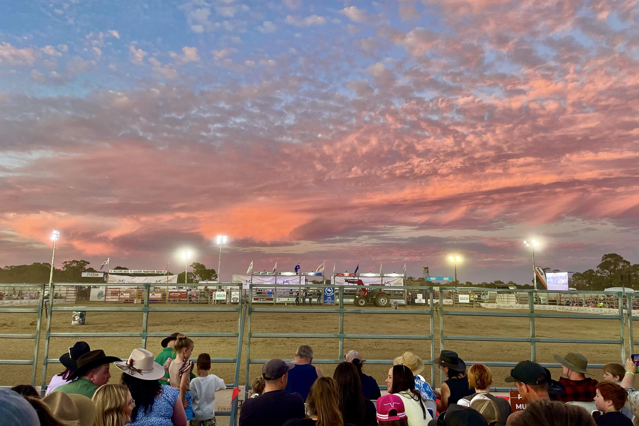 M5 ProRodeo’s event at the Maryborough Harness Racing Club built on last year’s successes. Photo: Jason Rogers.