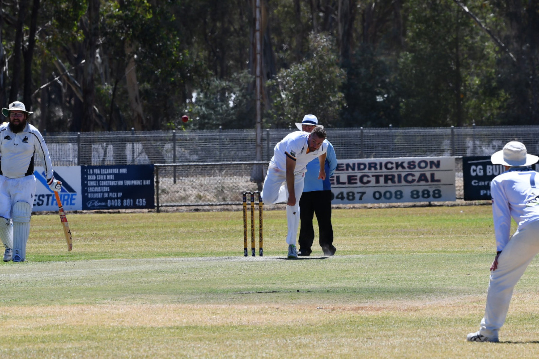 Zach Graham bowling for Laanecoorie Dunolly against Clunes.