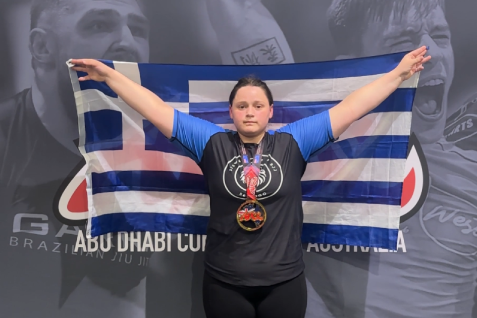 Alayla Savvidis with her gold medal.