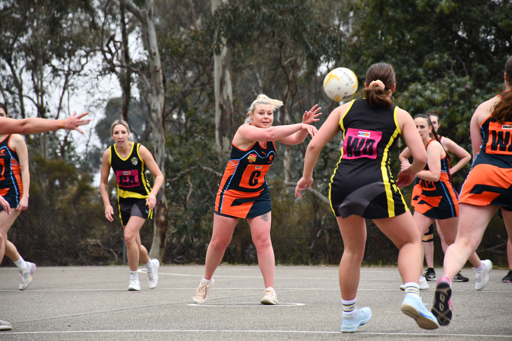 Christie Chapple fires a centre pass for the Maryborough Giants.