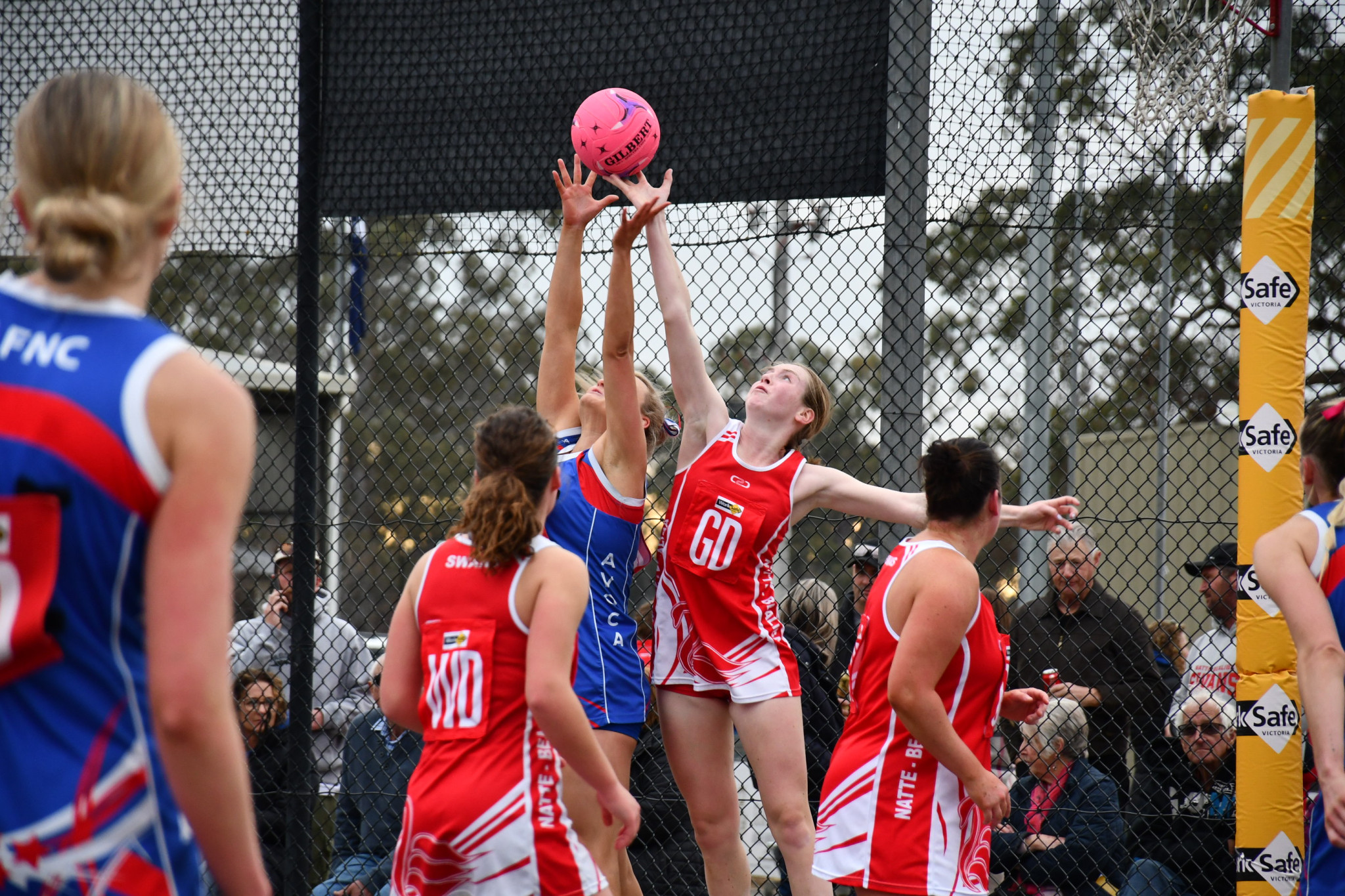 Long-time rivals Avoca and Natte Bealiba played another instant classic on Saturday, with players like Natte’s Ellie Martin doing everything they can to make a difference. Unfortunately for Martin, the Bulldogs came back from being 10 goals down at half time to win 68-59.