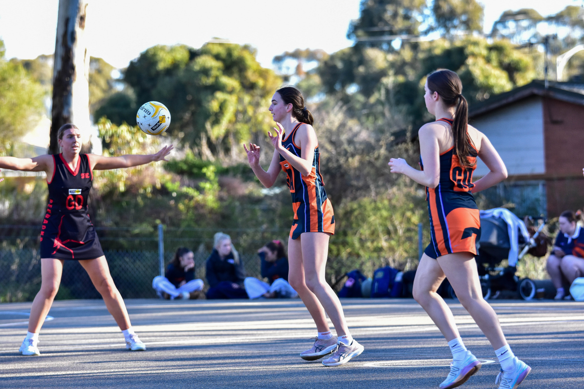 Ruby Saunder passes the ball for the Giants in their defeat to Carisbrook.