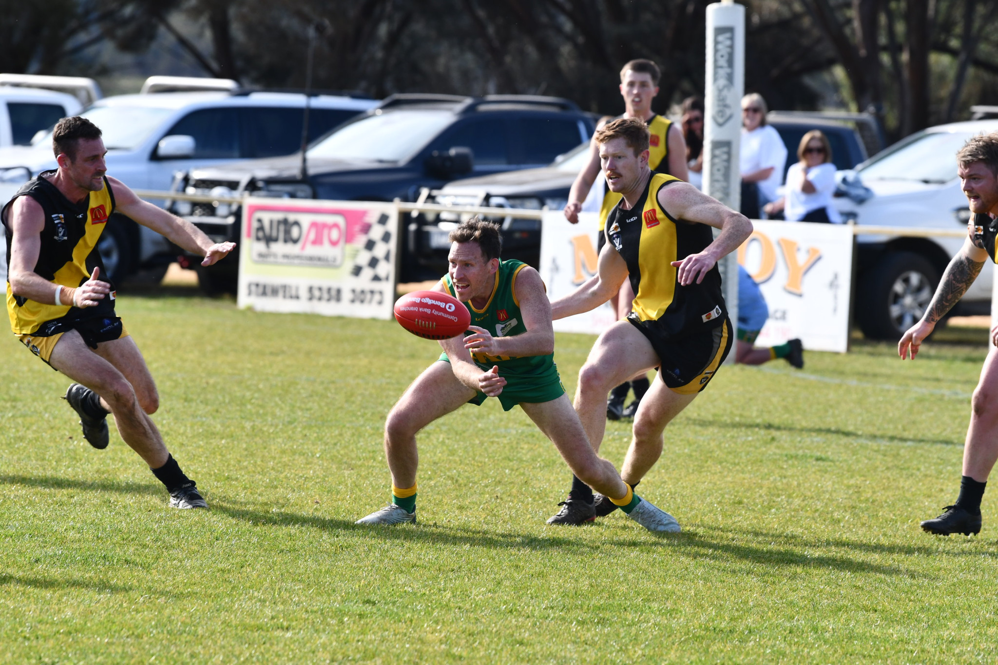 Sam Rickard’s Navarre Grasshoppers look to be peaking at the right time in the MCDFNL, dominating rivals Lexton by 115 points on Saturday.