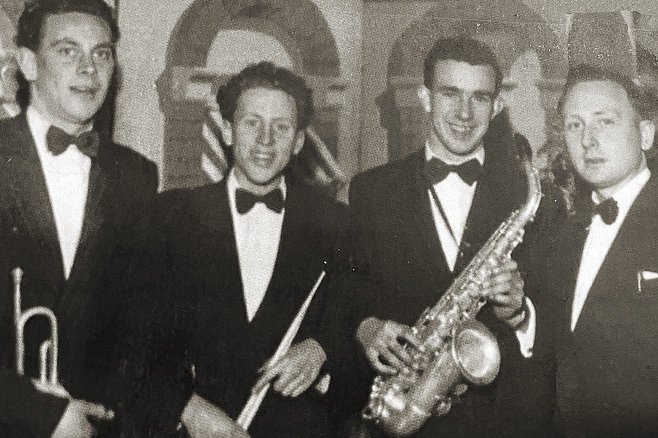 Don Cassidy, Bob Hocking, Arthur Hill, Ian McCann (compere), Bob Budge and Max Finch (1988).