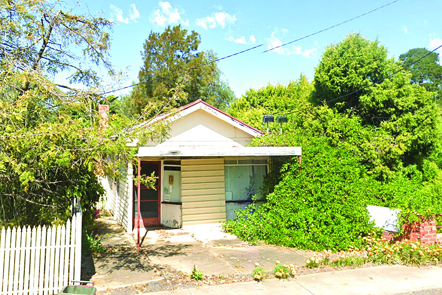 Located on Park Road, this is just one of the many former milk bars which used to operate in Maryborough.